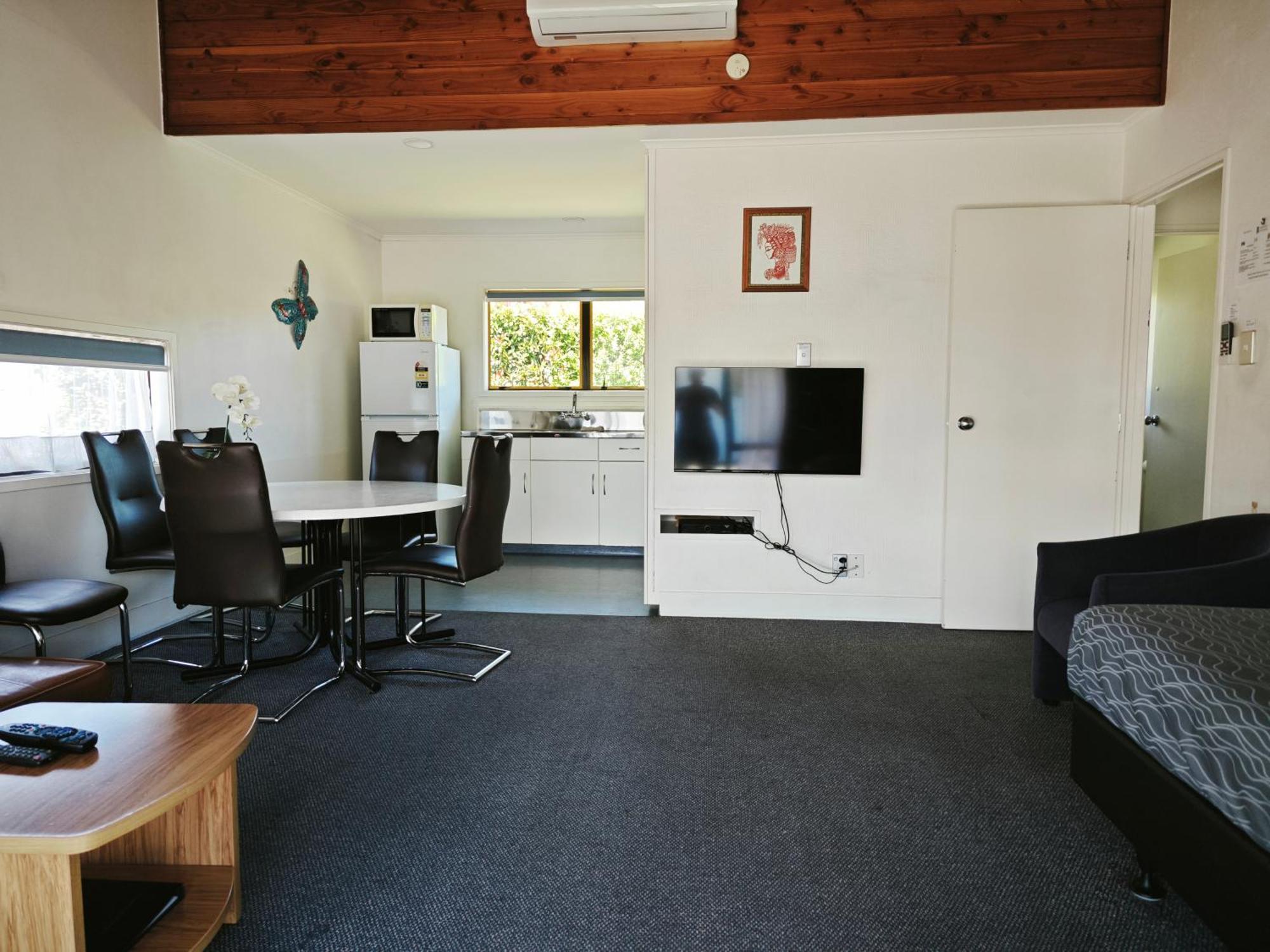 Accommodation at Te Puna Motel Tauranga Exterior foto